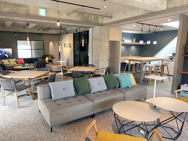 荷物預かり<br>事前の先送り荷物やチェックイン前・<br>チェックイン後の荷物を預ける事も可能です。